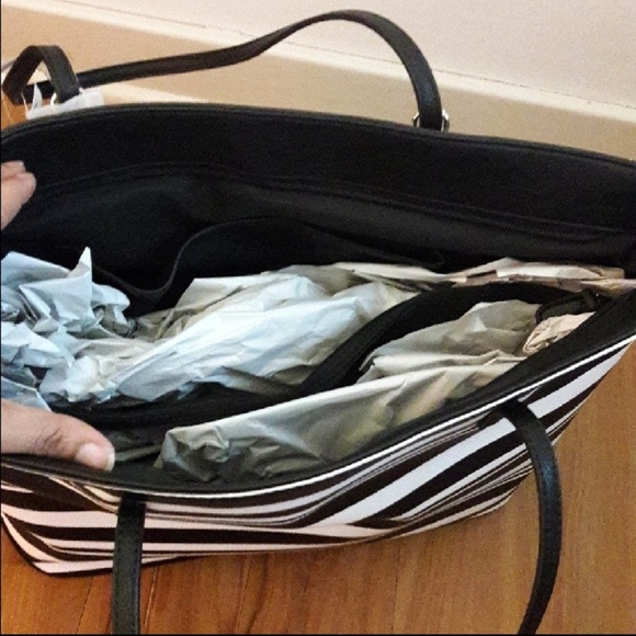 🌟SOLD🌟Authentic Nine West "IT GIRL" Large Tote - Picture 5 of 8